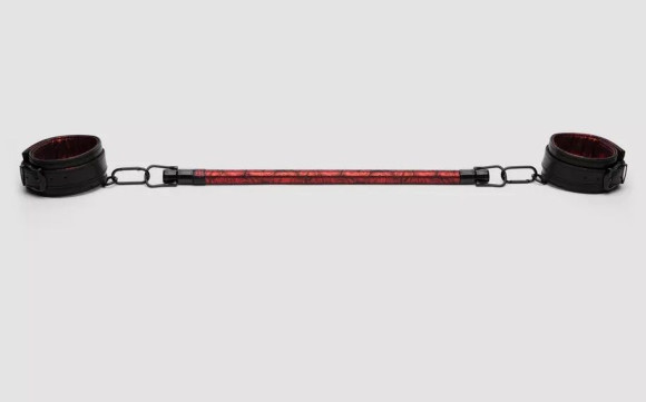 Распорка для ног Reversible Restraint Bar with Cuffs Распорка для ног Reversible Restraint Bar with Cuffs