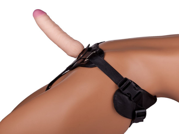 Черный пояс-трусики с двумя телесными насадками Экзотик-Sara - 15,7 и 10 см. Черный пояс-трусики с двумя телесными насадками Экзотик-Sara - 15,7 и 10 см.