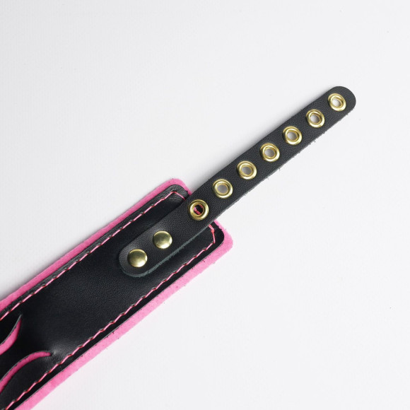 Черно-розовый ошейник с золотистой фурнитурой Черно-розовый ошейник с золотистой фурнитурой