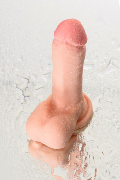 Телесный реалистичный фаллоимитатор Leo - 20 см. Телесный реалистичный фаллоимитатор Leo - 20 см.