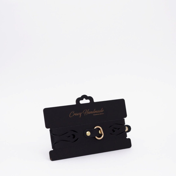 Черный кожаный ошейник с золотистой фурнитурой Черный кожаный ошейник с золотистой фурнитурой