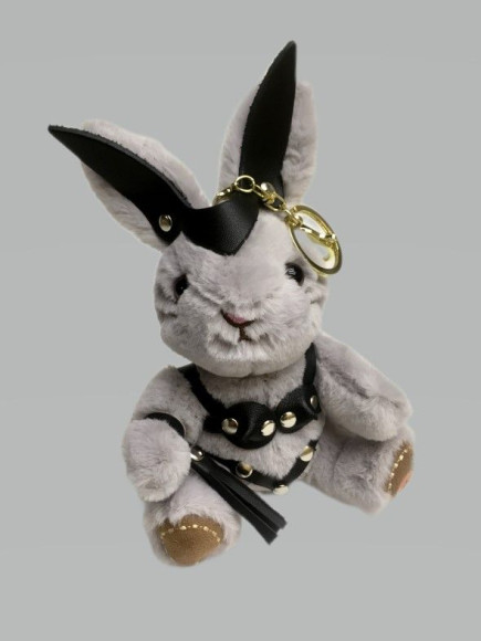 Брелок в виде госпожи-зайчихи Брелок в виде госпожи-зайчихи