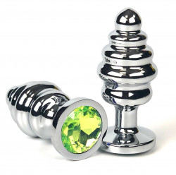 Серебристая ребристая анальная пробка с салатовым кристаллом - 8 см.