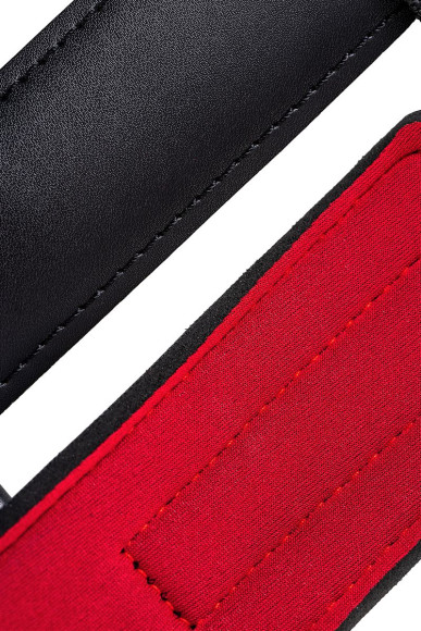 Черный ошейник с наручниками на липучках Черный ошейник с наручниками на липучках