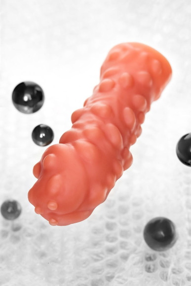 Телесная, покрытая пузырьками насадка на член - 16,5 см. Телесная, покрытая пузырьками насадка на член - 16,5 см.