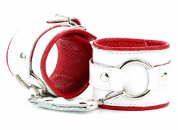 Бело-красные кожаные наручники с кольцом Бело-красные кожаные наручники с кольцом