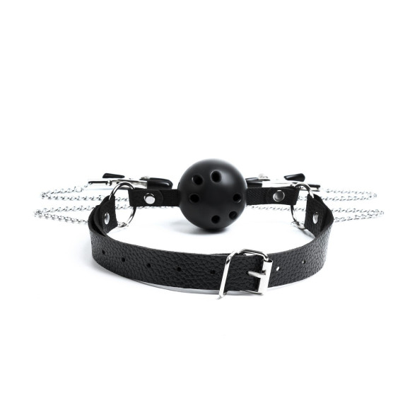 Черный кляп-шарик «Оки-Чпоки» с зажимами для сосков Черный кляп-шарик «Оки-Чпоки» с зажимами для сосков