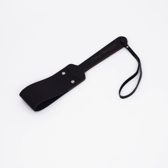 Черный кожаный паддл с деревянной ручкой - 34 см.