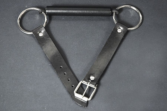 Кляп-трензель  Щадящий  на кожаных ремешках