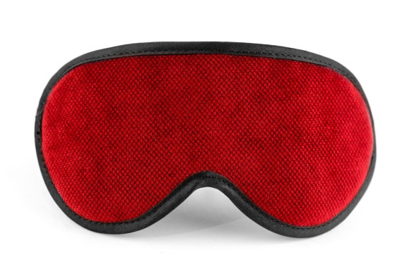 Красная сплошная маска на резиночке с черной окантовкой Красная сплошная маска на резиночке с черной окантовкой