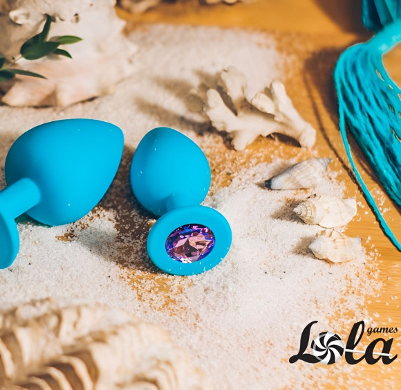 Малая голубая анальная пробка Emotions Cutie Small с фиолетовым кристаллом - 7,5 см. Малая голубая анальная пробка Emotions Cutie Small с фиолетовым кристаллом - 7,5 см.