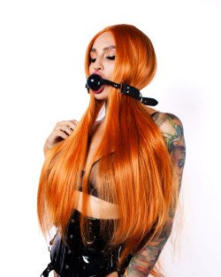 Черный силиконовый кляп-шар Scandal с ремешком из натуральной кожи Черный силиконовый кляп-шар Scandal с ремешком из натуральной кожи