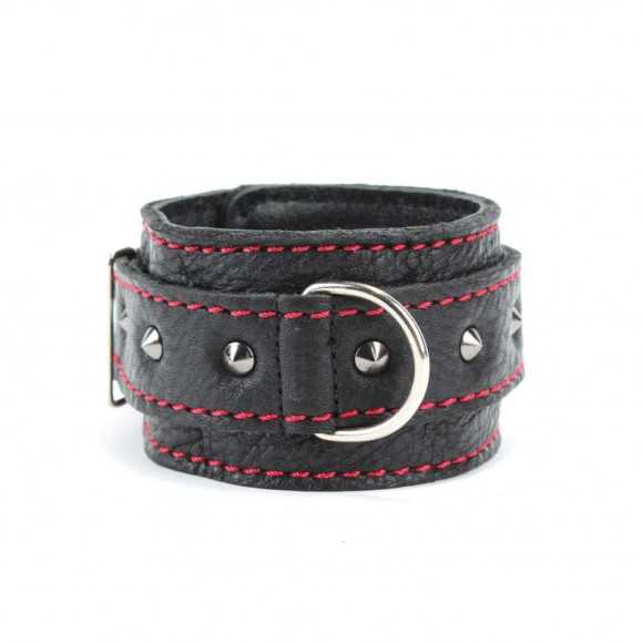 Черные оковы с шипами и контрастной строчкой Черные оковы с шипами и контрастной строчкой