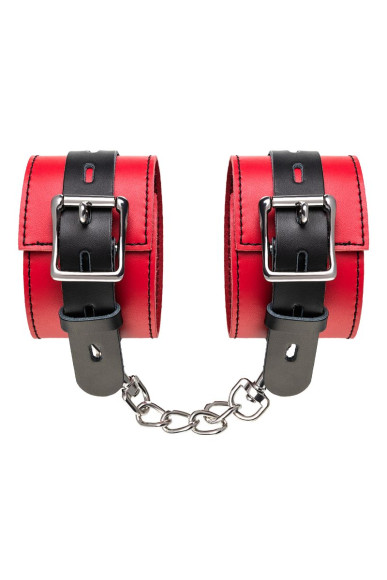 Красно-черные оковы на ноги из кожи