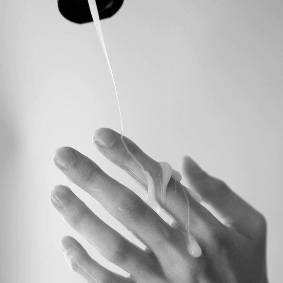 Смазка на водной основе Creamy с консистенцией спермы - 150 мл. Смазка на водной основе Creamy с консистенцией спермы - 150 мл.