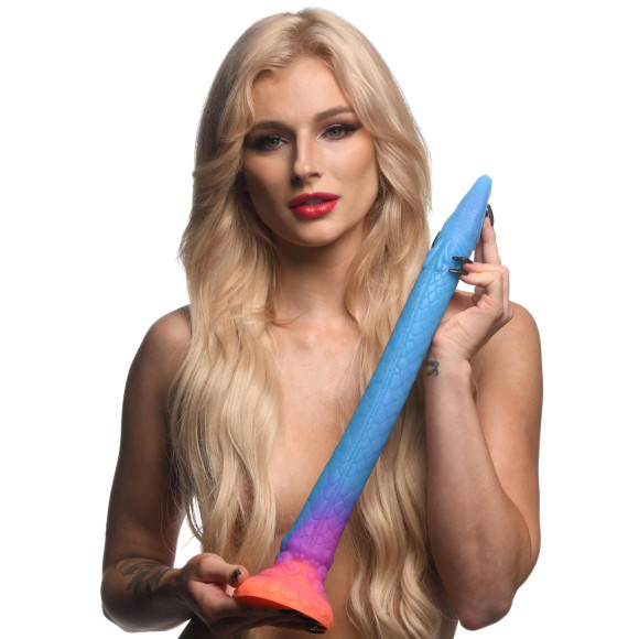 Фантазийный люминесцентный фаллоимитатор в форме змеи Makara Glow-in-the-Dark Silicone Snake Dildo - 46 см. Фантазийный люминесцентный фаллоимитатор в форме змеи Makara Glow-in-the-Dark Silicone Snake Dildo - 46 см.
