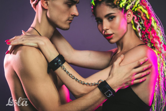 Черные наручники Liberate Черные наручники Liberate