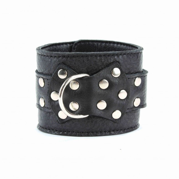 Чёрные кожаные оковы с клепками Чёрные кожаные оковы с клепками