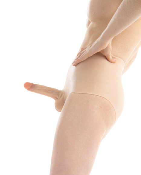 Телесные трусы с фаллоимитатором «Помощник» - 15,5 см. Телесные трусы с фаллоимитатором «Помощник» - 15,5 см.