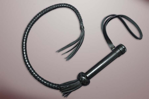 Чёрная кожаная плеть  Стёгалка-погонялка! - 65 см.